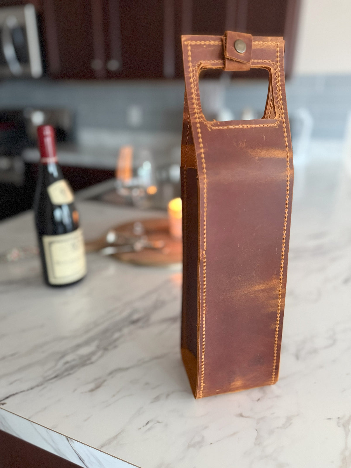 Personalized Leather Wine Bag – Handmade Wine Bottle Carrier